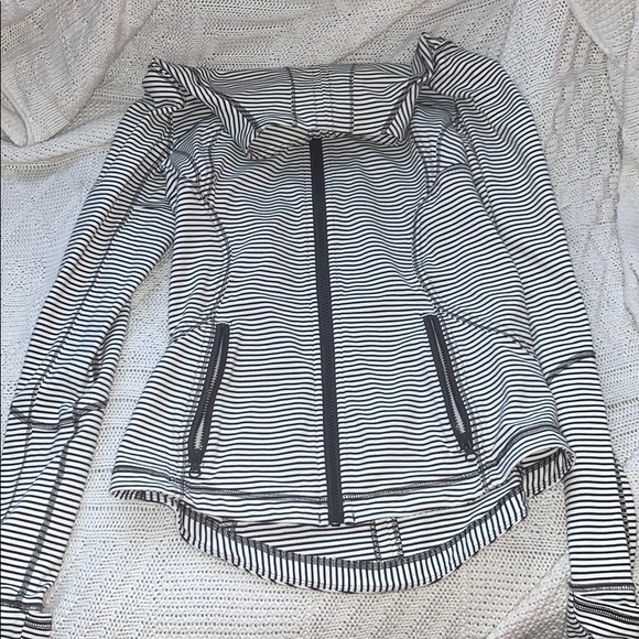 Lululemon Jacket - Picture 3 of 6